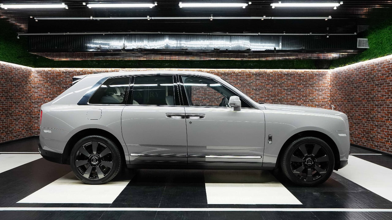 Rolls Royce Cullinan | Silver Badge | Brand New | 2023 | Tempest Grey | Full Option
