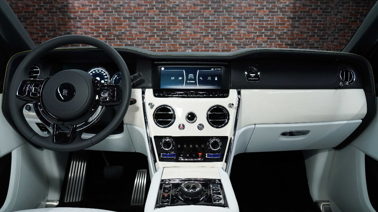 Rolls Royce Cullinan | Silver Badge | Brand New | 2023 | Tempest Grey | Full Option